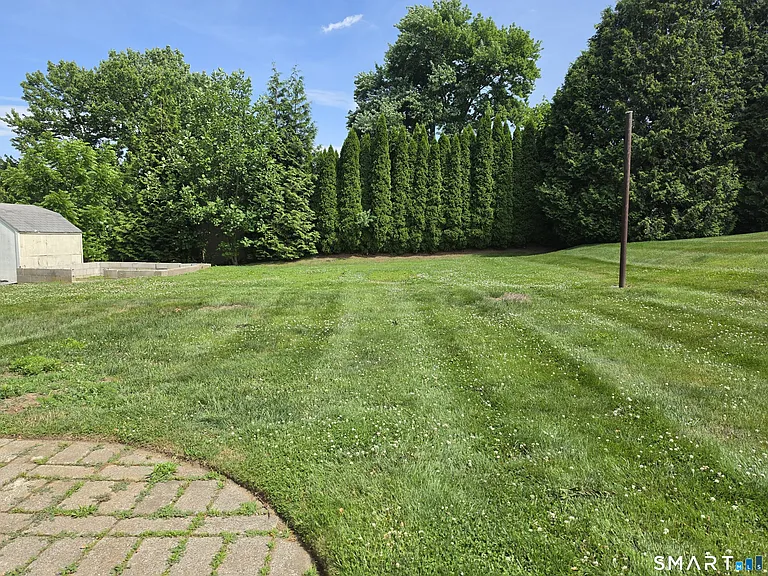 68 Geissler Dr — Photo 5