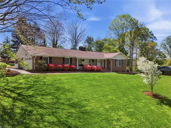 1515 Holly Cir, Wilkesboro, NC 28697