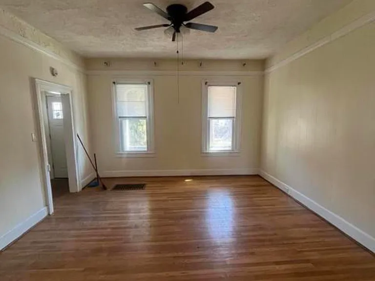 1351 Capouse Ave — Photo 4