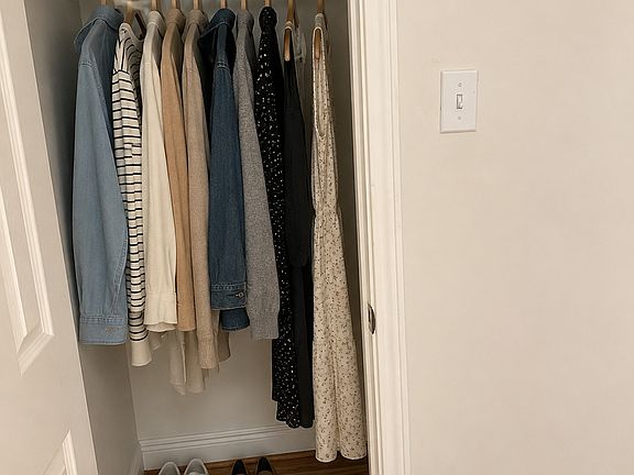 5th image of 2001 Hazard St APT 4