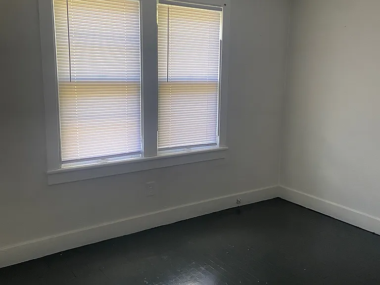 1604 Homewild Ave — Photo 2