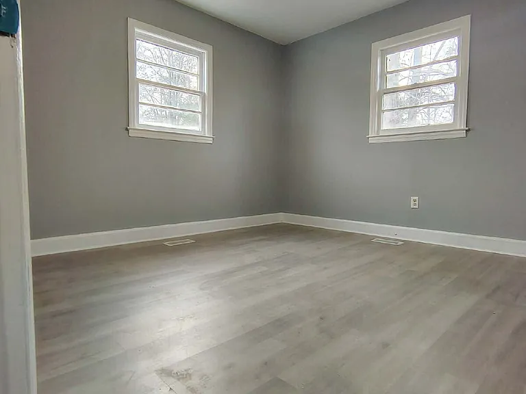 1306 Grace St — Photo 12