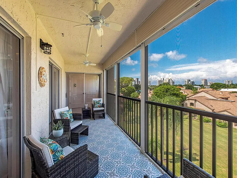 555 Park Shore Dr #508 — Photo 11