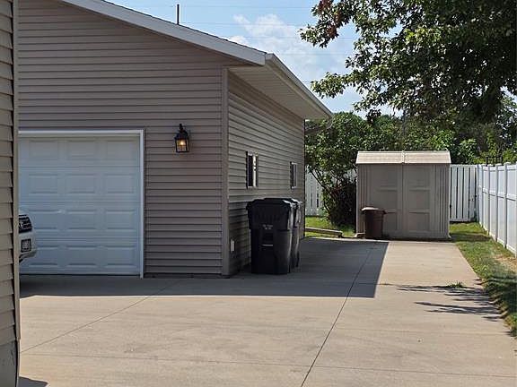 3rd image of 3836 33rd Street