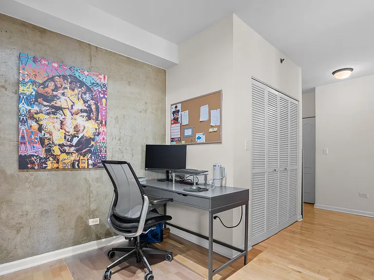 1212 N Wells St #302 — Photo 18