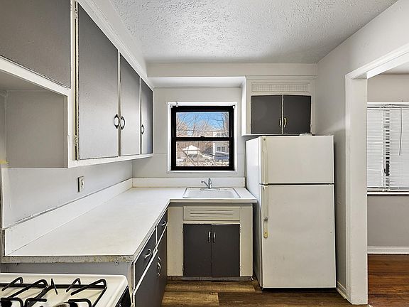 3rd image of 13700 Dexter Ave #105