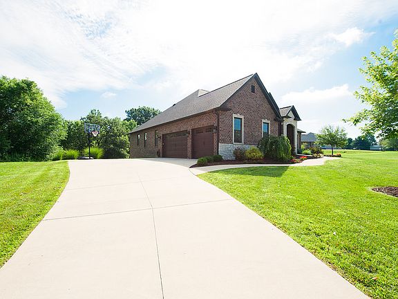 3rd image of 7315 Hearthstone Blvd