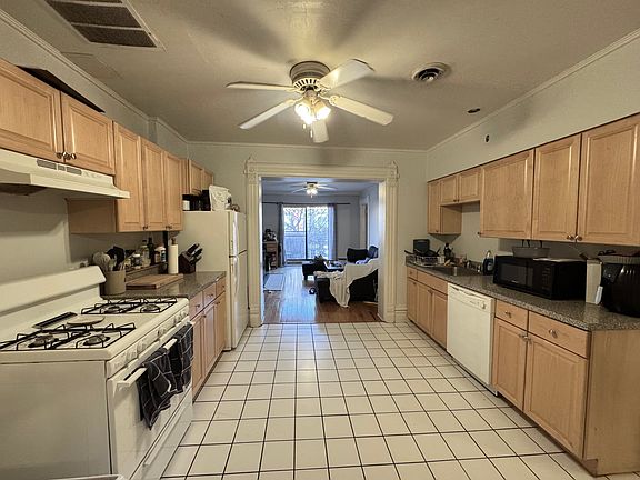 2nd image of 2270 N Lincoln Ave #2