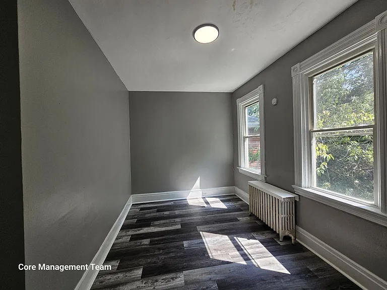 14 Courtright St — Photo 10