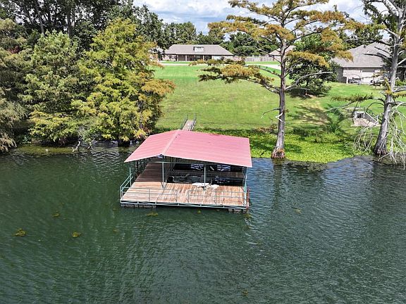 3rd image of 53 Planters Row