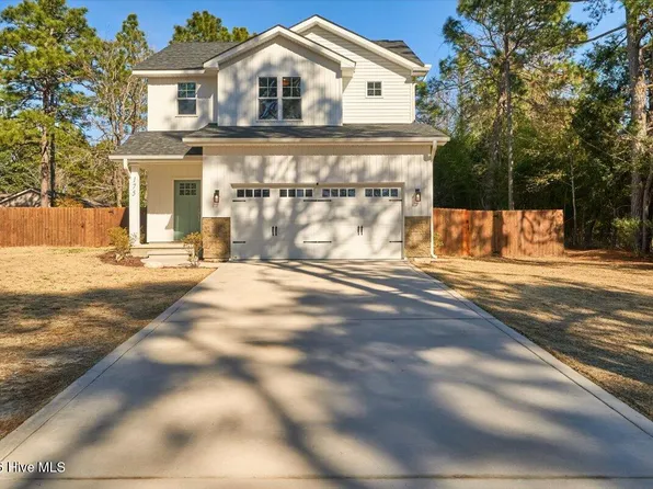 175 W New England Avenue, Pinebluff, NC 28373