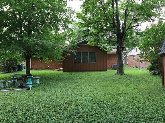 5th image of 3813 Steele Dr