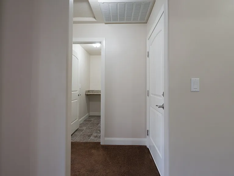 986 Camel Springs Dr — Photo 35
