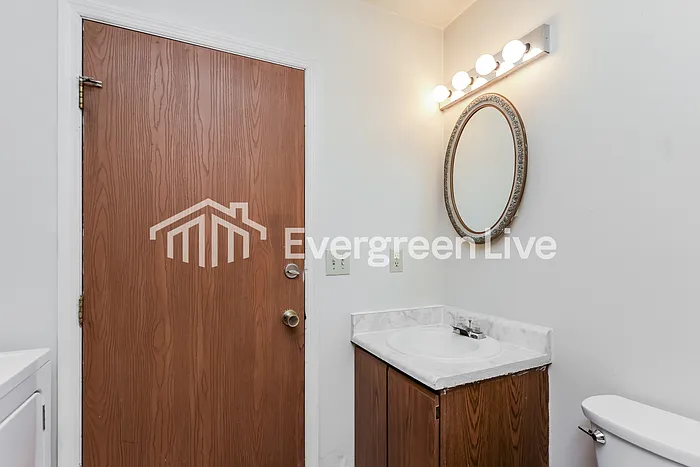 6544 Rolling Glen Dr — Photo 14