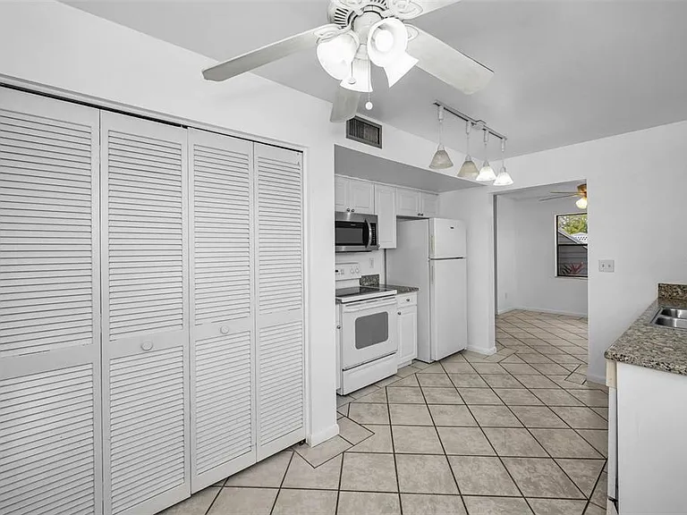 10626 Longwood Dr #102 — Photo 19