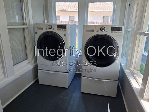 3rd image of 306 E Hughbert St