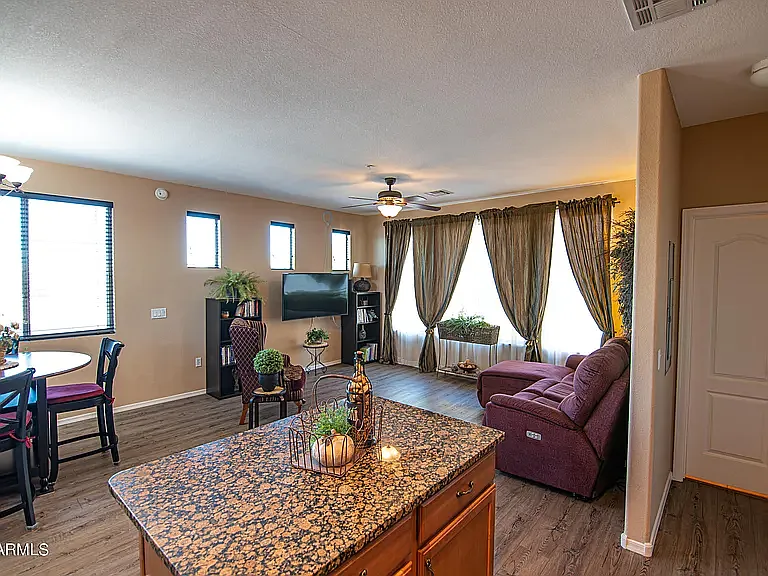 2 bed, 2.5 bath, 1100 sqft, $1,850 — Photo 4