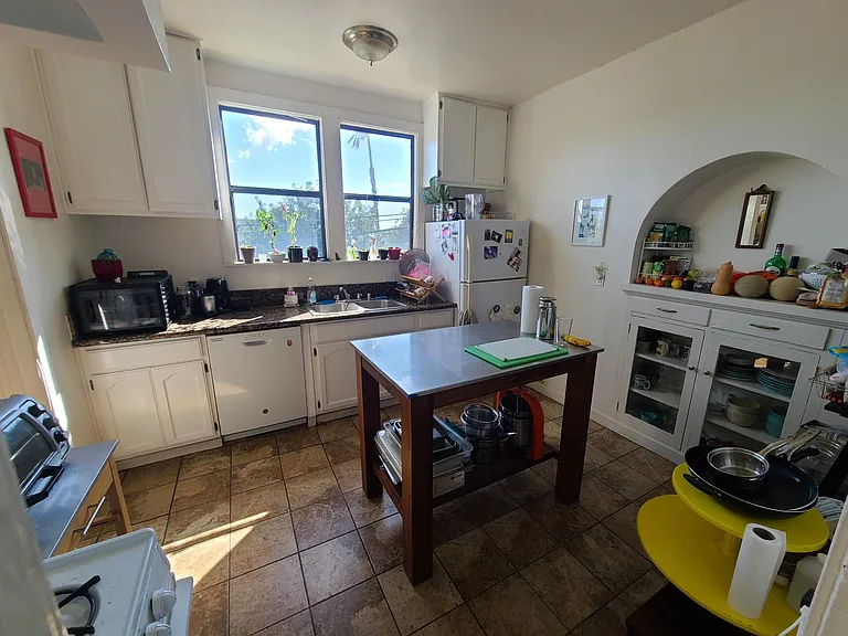 1158 S Rimpau Blvd #TOP — Photo 6