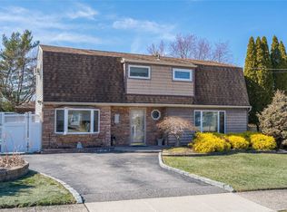 24 Eagle St, Selden, NY 11784