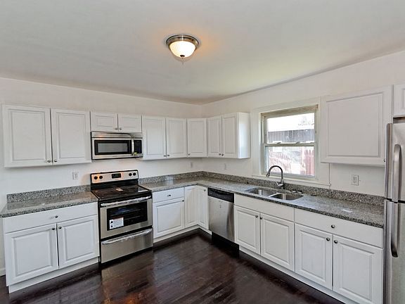 4th image of 6 Montgomery Pl