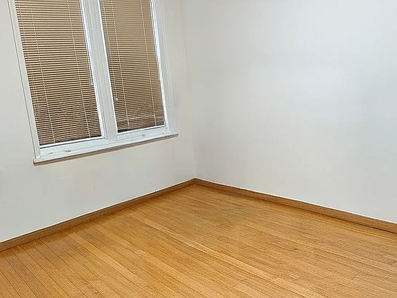 4th image of 134 Bay Ridge Ave #2