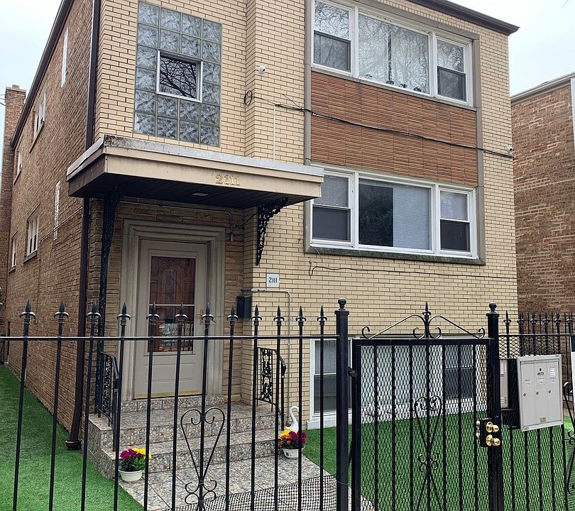 1st image of 2111 W Granville Ave