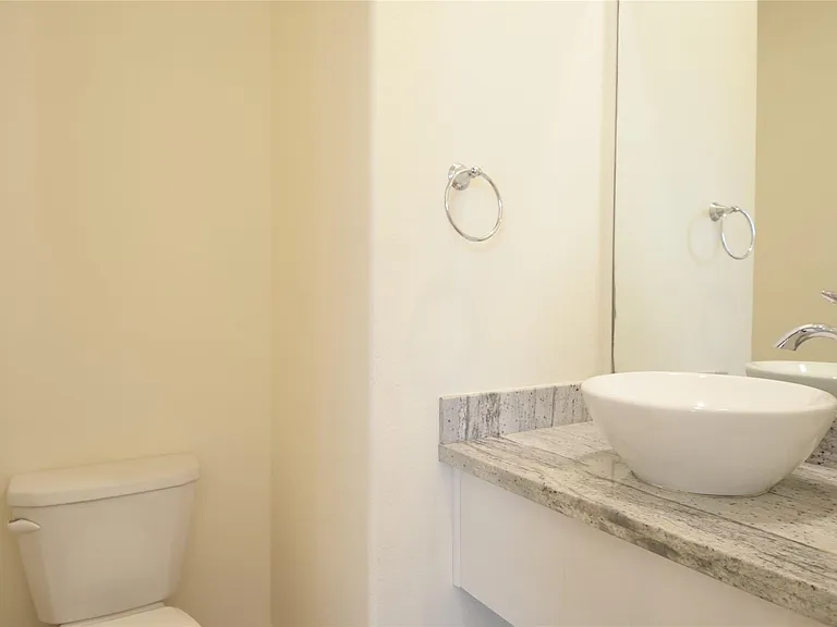 3408 La Branch St #B — Photo 15