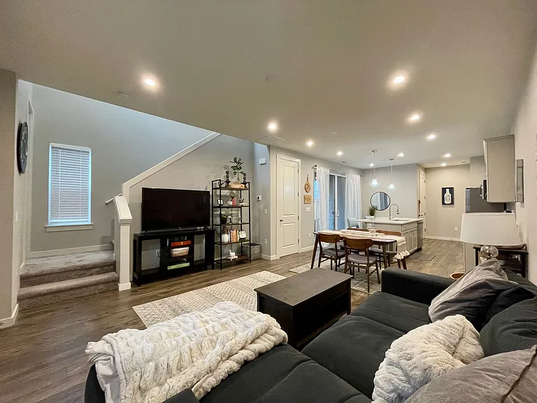 6812 SE Blanton St — Photo 5