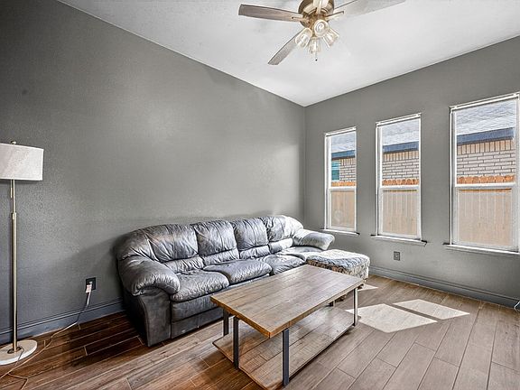 5th image of 1900 Wrigley Dr