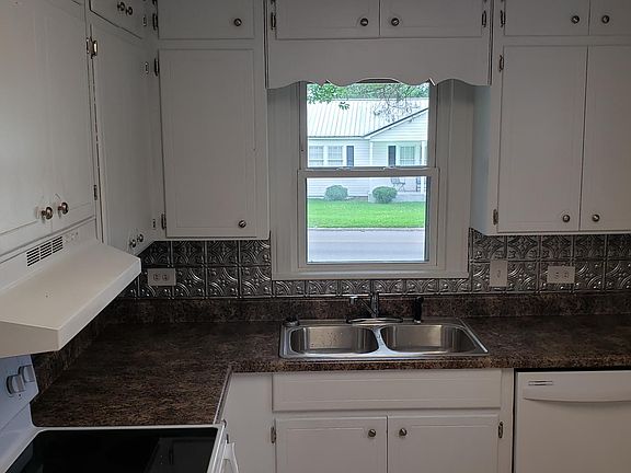 Remodeled Kitchen with new Stove and Dishwasher, New sink and faucet