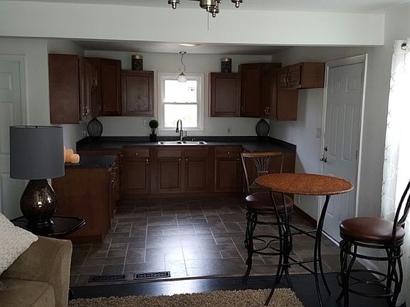 4th image of 5318 Baker St