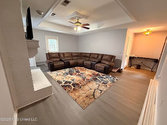 3rd image of 19 Ashland Ave