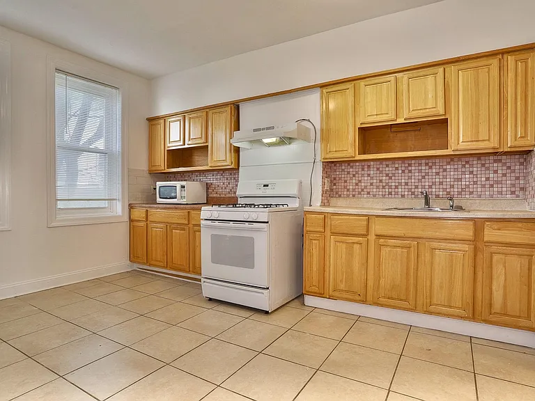 272 Grant Ave #1 — Photo 3