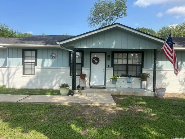 315 CHAPARRAL CREEK DR, Boerne, TX 78006