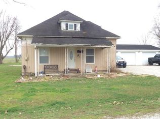 1021 Commercial St, Mason, IL 62443