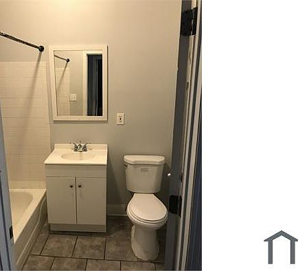 3rd image of 7147 S Woodlawn Ave APT 1N