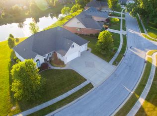 456 Walnut Woods Dr, Greenwood, IN 46142
