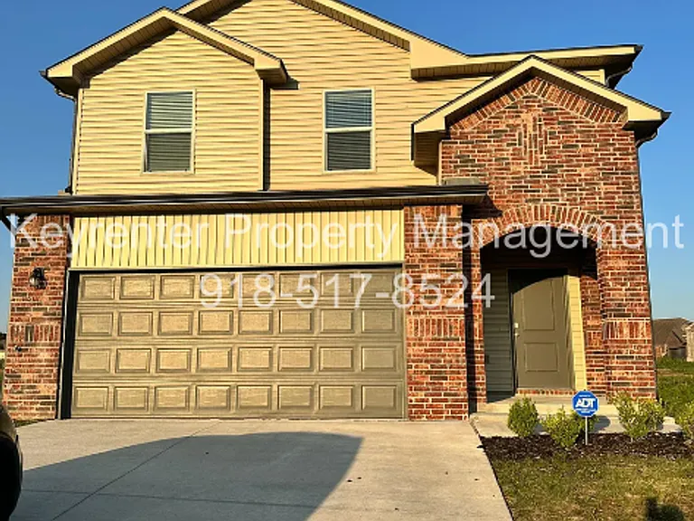 3117 Stonewall Dr — Photo 1
