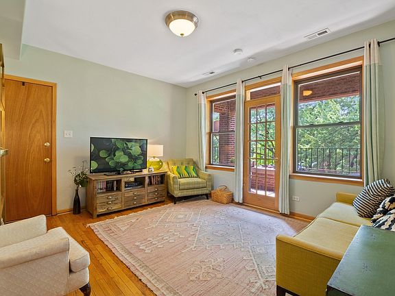 3rd image of 2235 N Saint Louis Ave #2