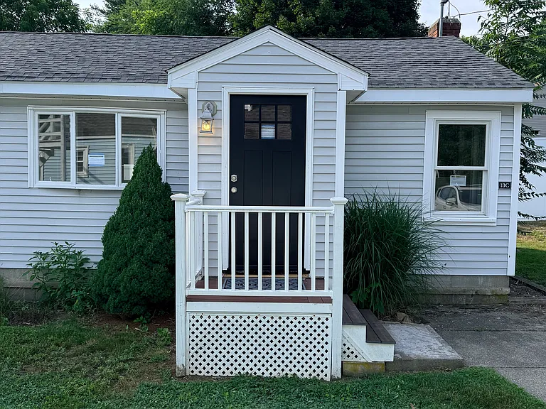 13C Wards Ln #C — Photo 1