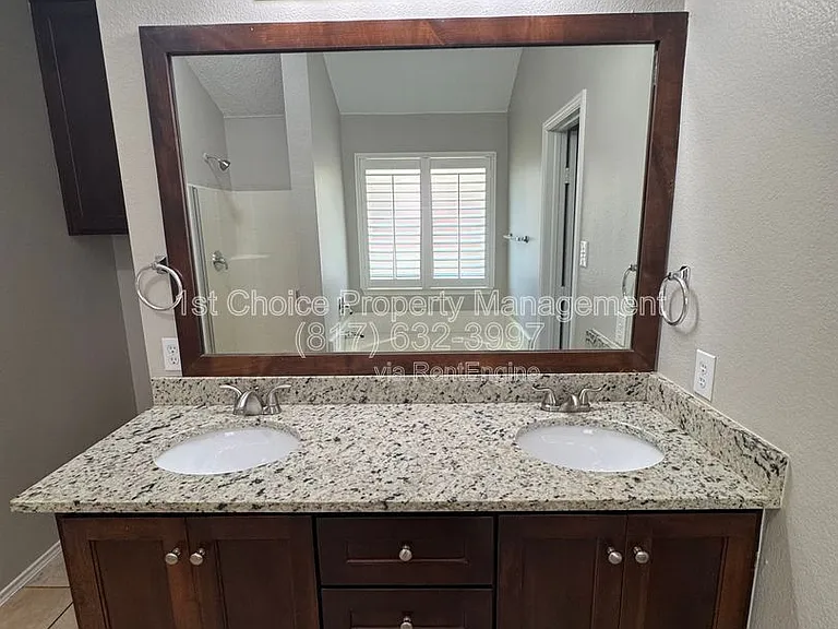 304 E Clover Park Dr — Photo 24