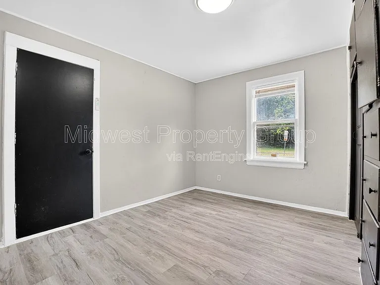 222 Henquin Dr — Photo 15