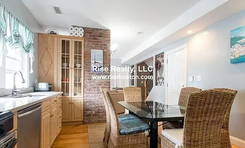 17 Holman St #1A Photo 1 17 Holman St #1A Photo 1