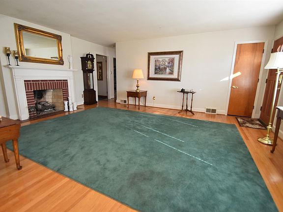 5th image of 157 Saint Margaret Dr