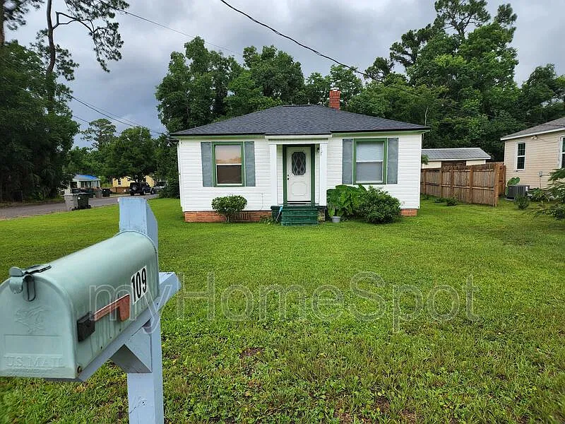 109 NW Gilliland Rd