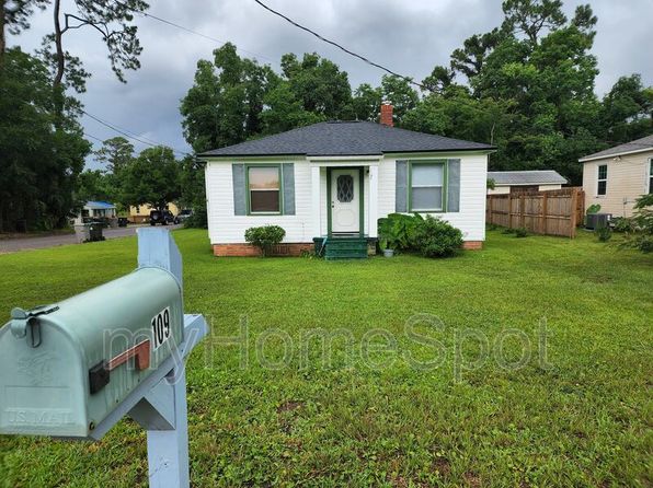 109 NW Gilliland Rd