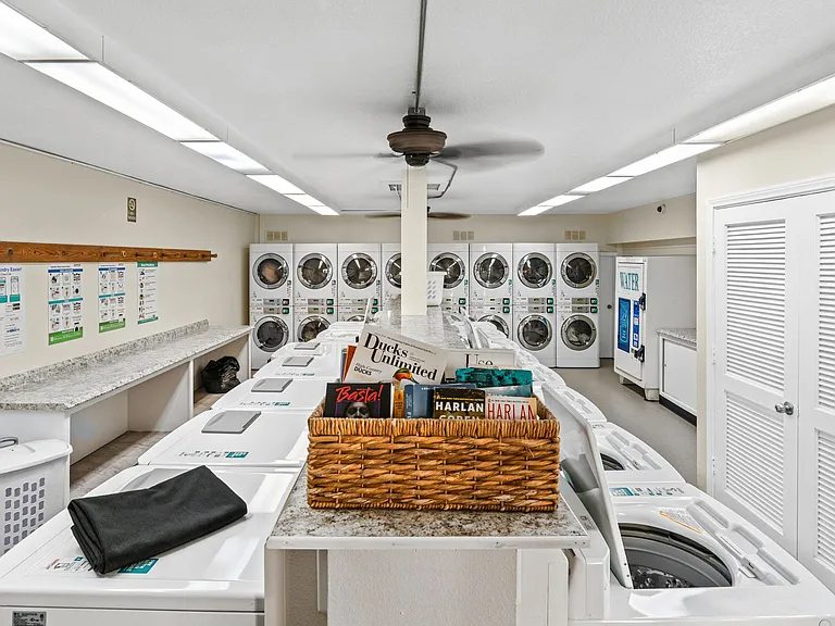1621 Hotel Cir S #E103 — Photo 31