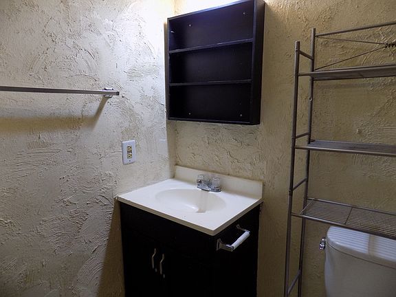 5th image of 224 San Pablo St NE APT 1