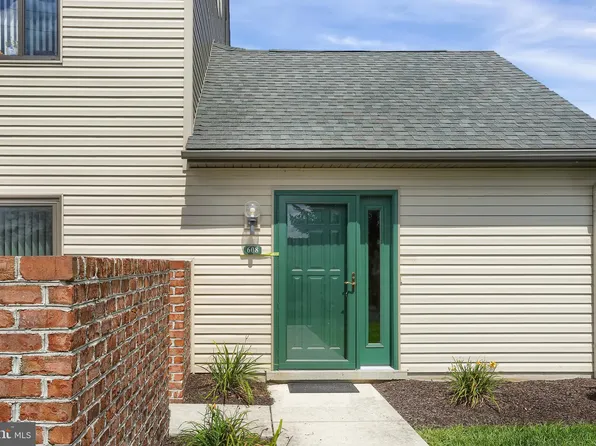 608 Cherrington Dr, Harrisburg, PA 17110