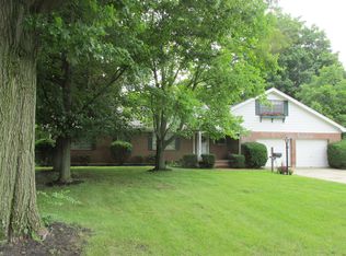1382 Sunset Dr, Fairborn, OH 45324